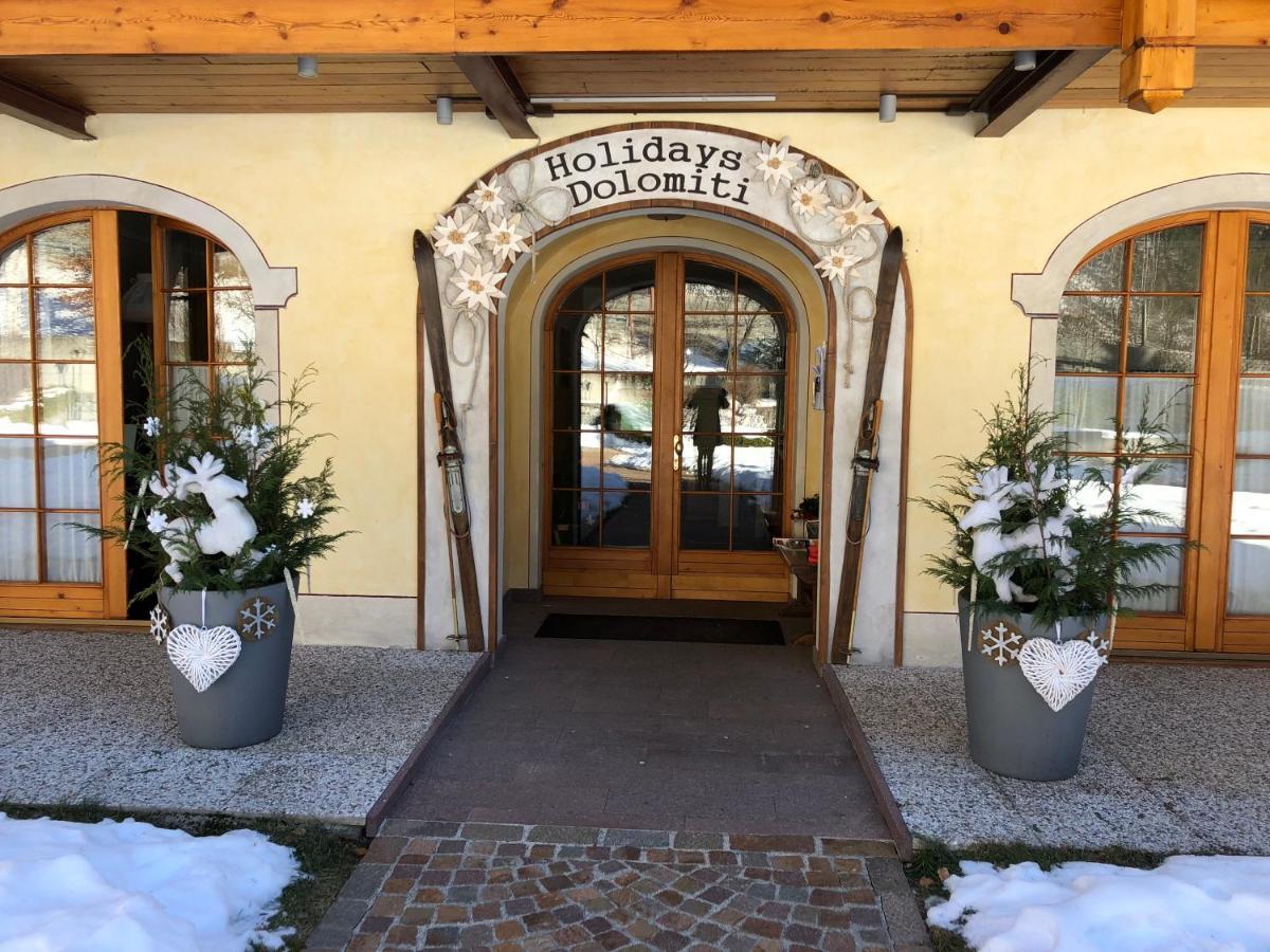 Holidays Dolomiti Apartment Resort Carisolo Eksteriør billede